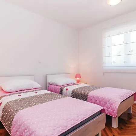 Two-bedroom In Apartment Pakostane